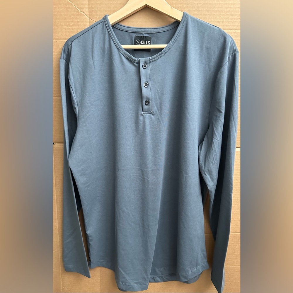 Cuts Men’s long sleeve XL